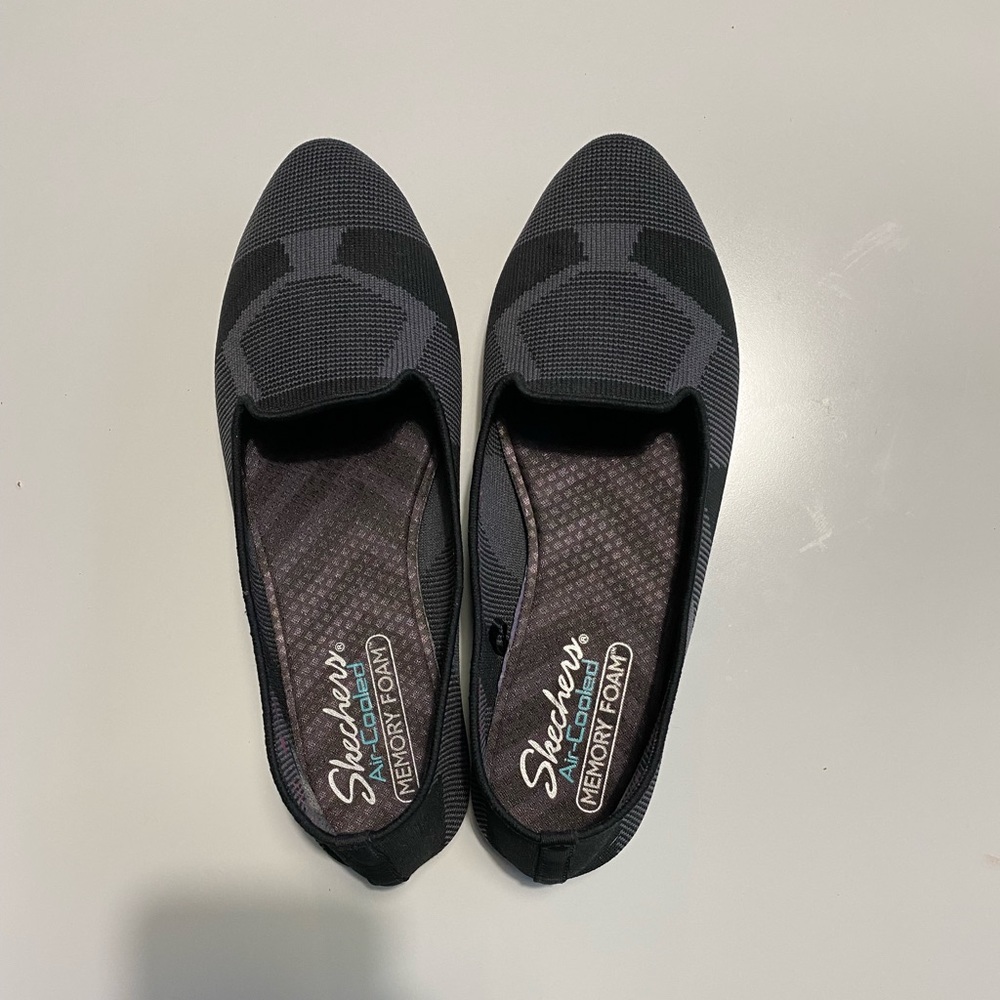 Excellent condition Skechers flats